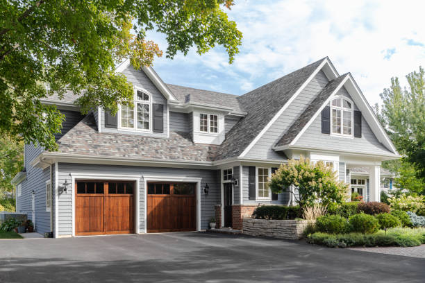 Best Roof Moss and Algae Removal  in Claremont, CA